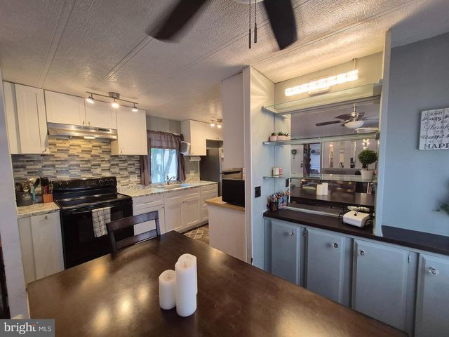 7313 HANSBURY DR, Morrisville, PA 19067