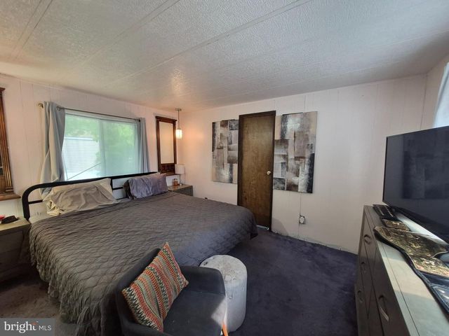 7313 HANSBURY DR, Morrisville, PA 19067