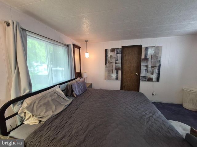 7313 HANSBURY DR, Morrisville, PA 19067