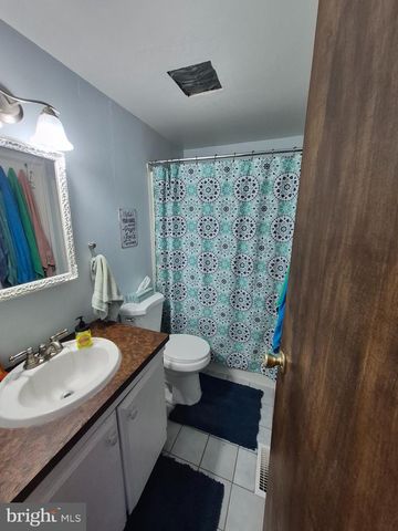7313 HANSBURY DR, Morrisville, PA 19067