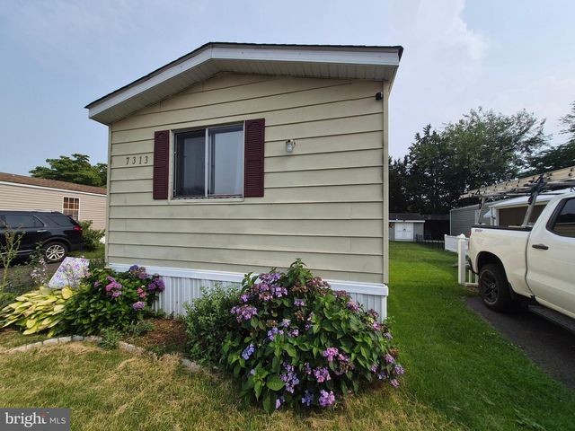 7313 HANSBURY DR, Morrisville, PA 19067