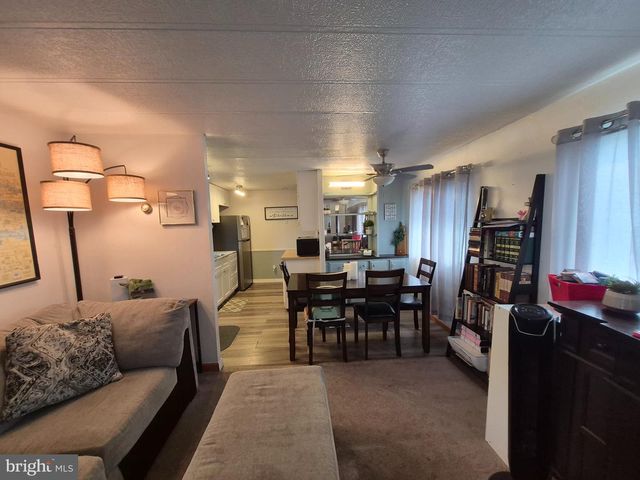7313 HANSBURY DR, Morrisville, PA 19067