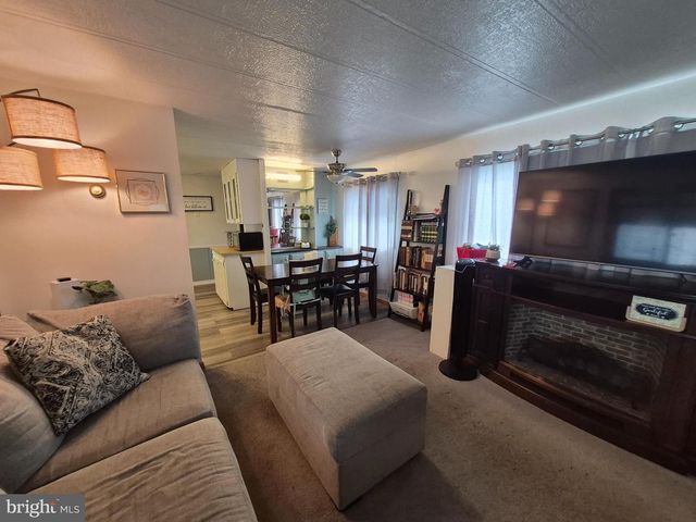 7313 HANSBURY DR, Morrisville, PA 19067