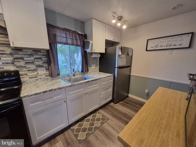 7313 HANSBURY DR, Morrisville, PA 19067