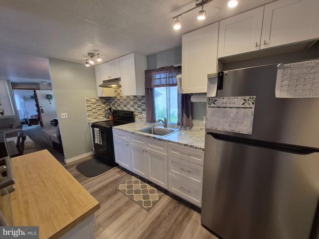 7313 HANSBURY DR, Morrisville, PA 19067