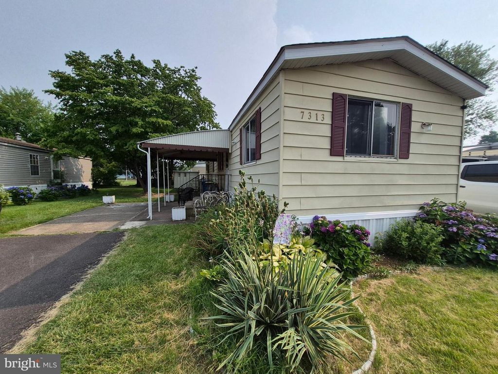 7313 HANSBURY DR, Morrisville, PA 19067