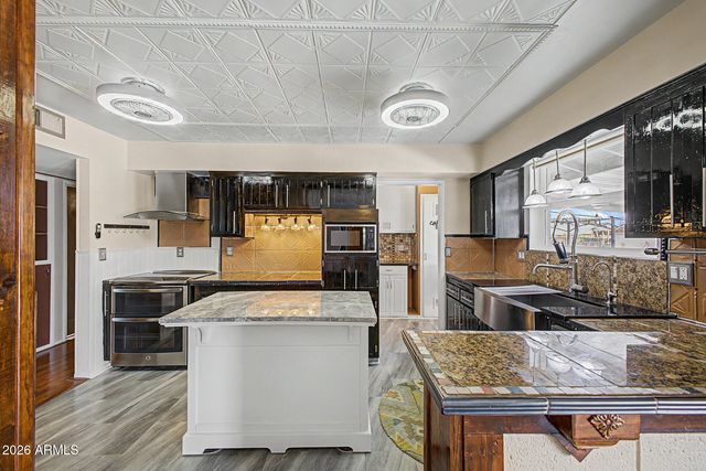 11033 W ALABAMA Avenue, Sun City, AZ 85351