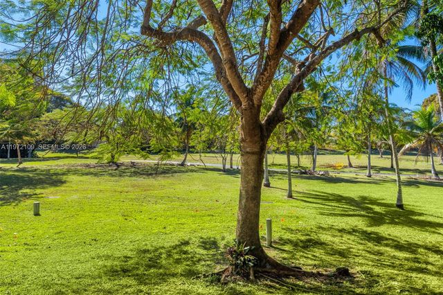 9002 SW 62nd Ter 7-D, Miami, FL 33173