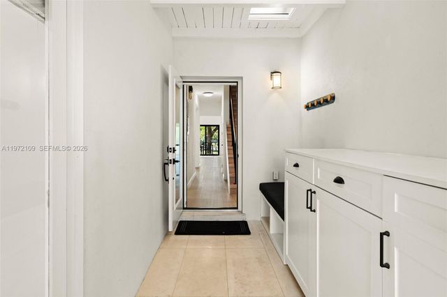 9002 SW 62nd Ter 7-D, Miami, FL 33173