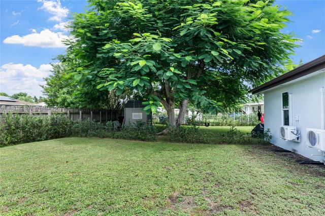 11831 SW 182nd Ter, Miami, FL 33177