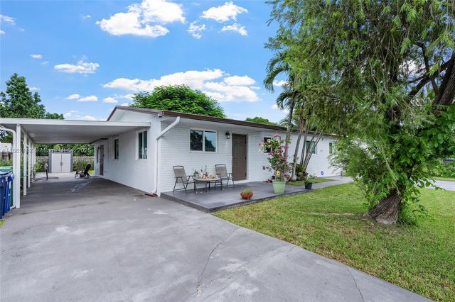 11831 SW 182nd Ter, Miami, FL 33177