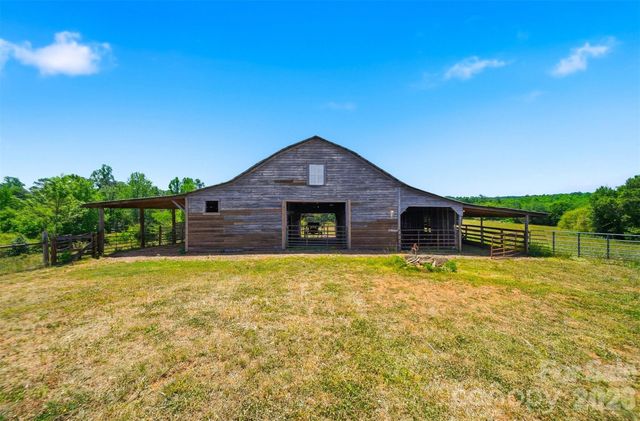 301 Corinth Church Circle, Casar, NC 28620