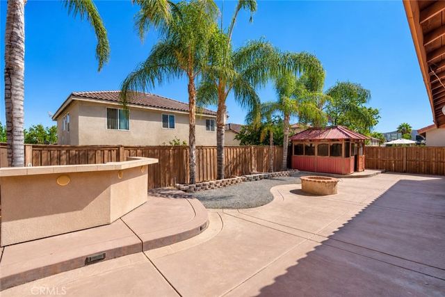 182 La Amistad, Hemet, CA 92545