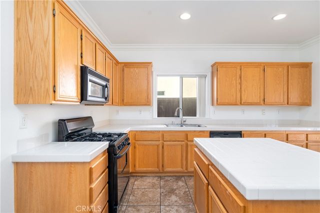 182 La Amistad, Hemet, CA 92545