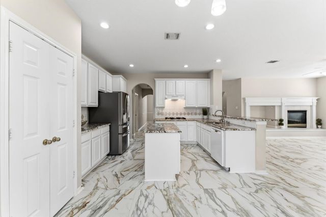 91 S Downy Willow Circle, Spring, TX 77382