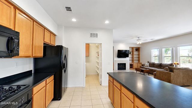 41630 Port Avenue, Palmdale, CA 93551