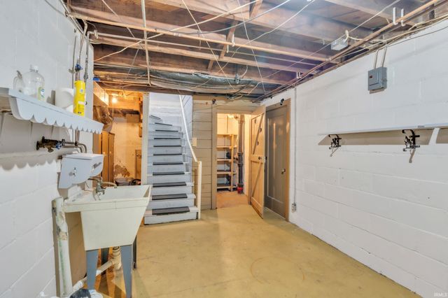 527 N State Street, Kendallville, IN 46755