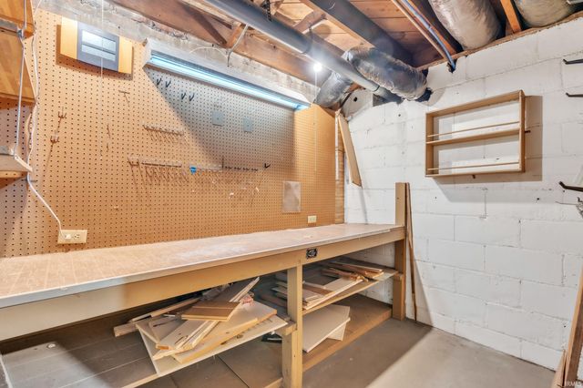 527 N State Street, Kendallville, IN 46755