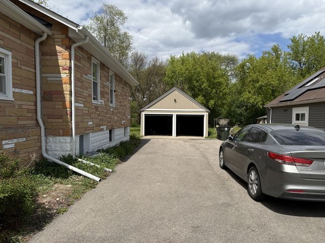 208 W Nippersink Road, Round Lake, IL 60073