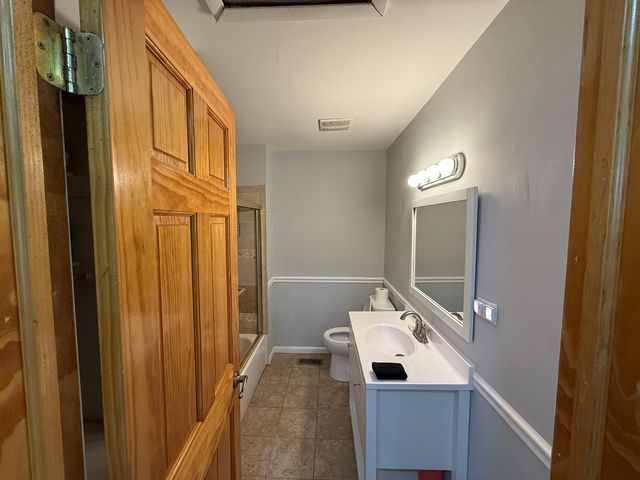 208 W Nippersink Road, Round Lake, IL 60073