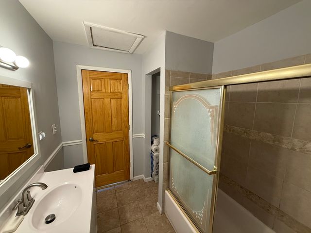 208 W Nippersink Road, Round Lake, IL 60073