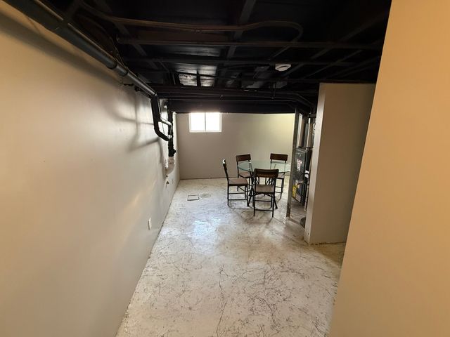 208 W Nippersink Road, Round Lake, IL 60073