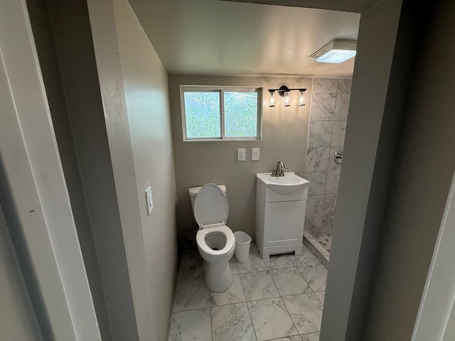 208 W Nippersink Road, Round Lake, IL 60073