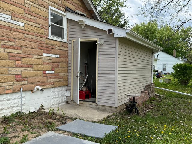 208 W Nippersink Road, Round Lake, IL 60073
