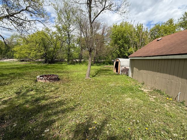208 W Nippersink Road, Round Lake, IL 60073