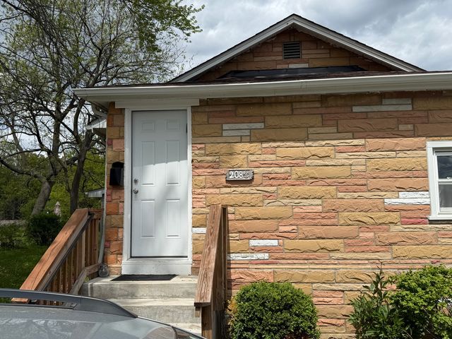 208 W Nippersink Road, Round Lake, IL 60073