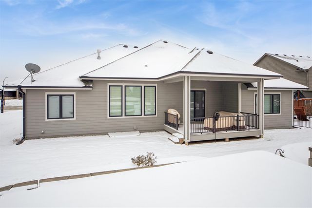 595 Whistling Court, Waukee, IA 50263