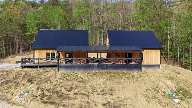 790 McSwain Branch Road, Irvine, KY 40336