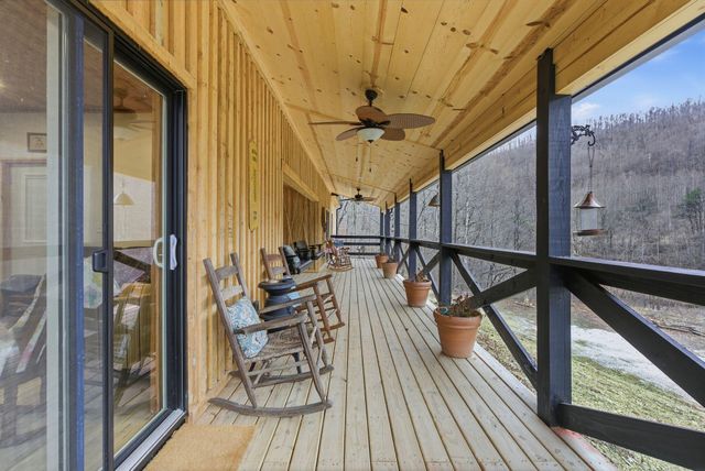 790 McSwain Branch Road, Irvine, KY 40336