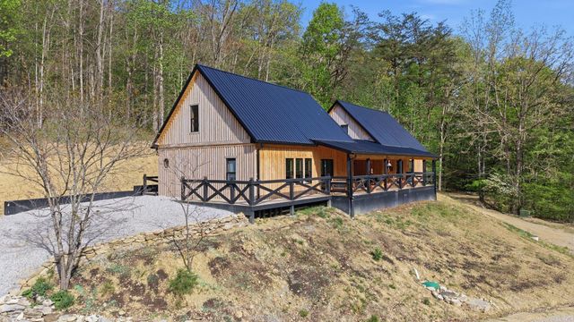 790 McSwain Branch Road, Irvine, KY 40336