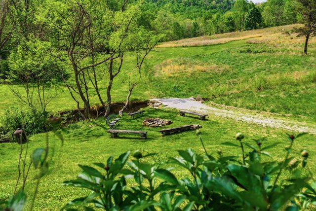 790 McSwain Branch Road, Irvine, KY 40336