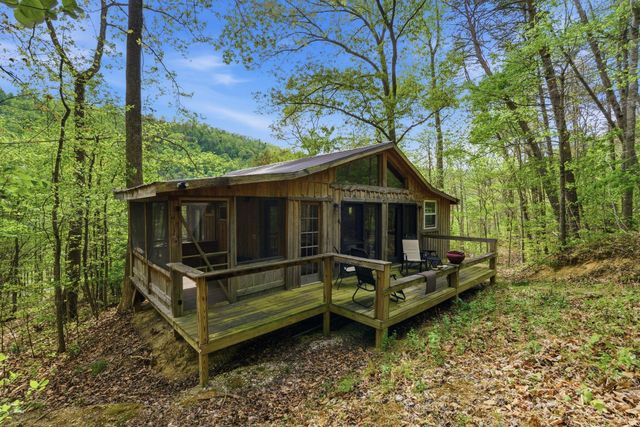 790 McSwain Branch Road, Irvine, KY 40336
