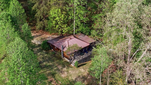 790 McSwain Branch Road, Irvine, KY 40336