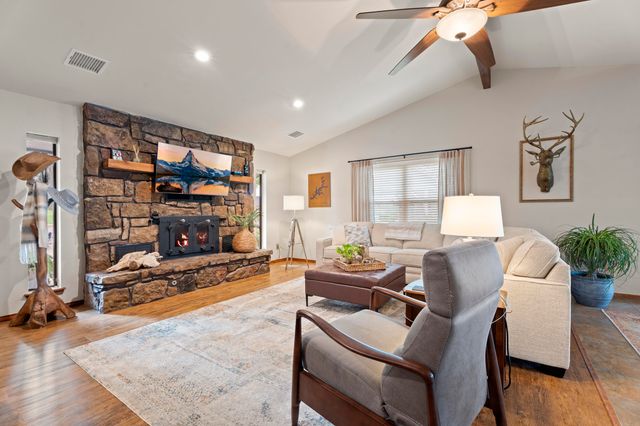 231 Anchor Road, Grove, OK 74344