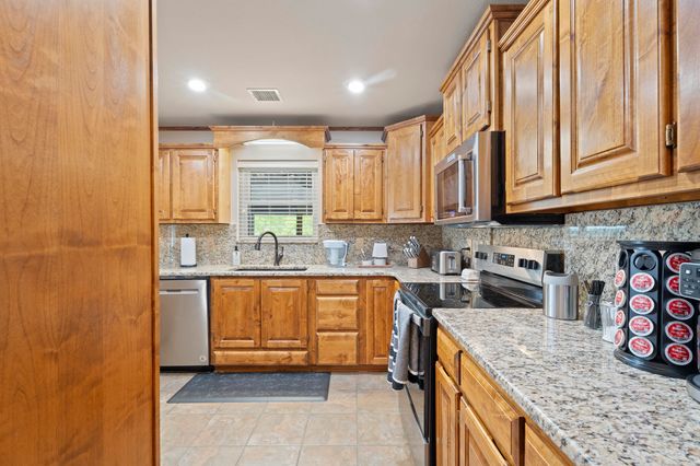 231 Anchor Road, Grove, OK 74344