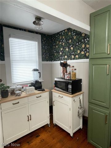 154 Bellfield Avenue, Elyria, OH 44035