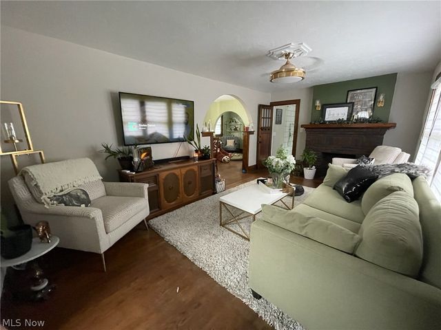 154 Bellfield Avenue, Elyria, OH 44035