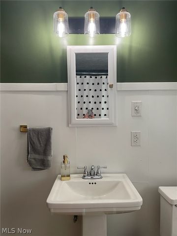 154 Bellfield Avenue, Elyria, OH 44035