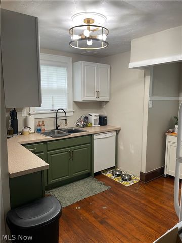 154 Bellfield Avenue, Elyria, OH 44035