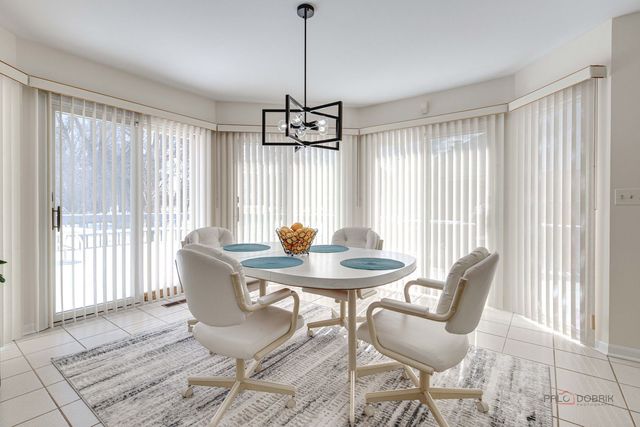 2111 Franklin Drive, Glenview, IL 60026