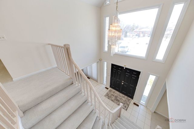 2111 Franklin Drive, Glenview, IL 60026