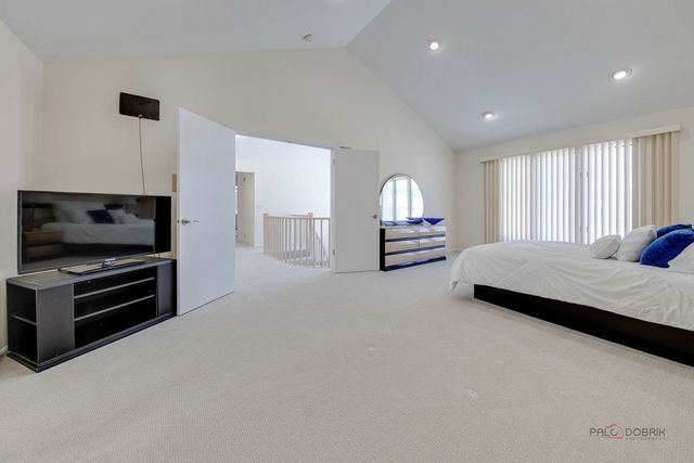 2111 Franklin Drive, Glenview, IL 60026