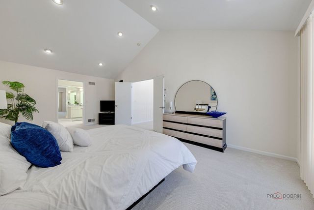 2111 Franklin Drive, Glenview, IL 60026