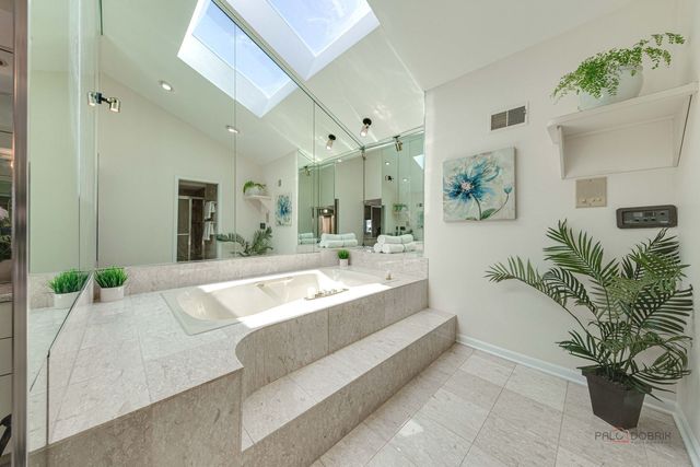 2111 Franklin Drive, Glenview, IL 60026