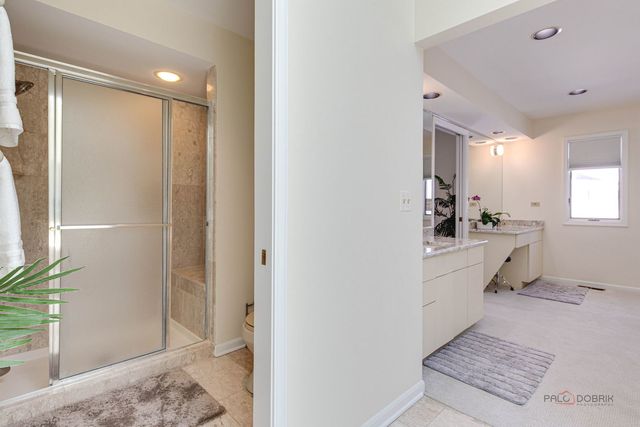 2111 Franklin Drive, Glenview, IL 60026