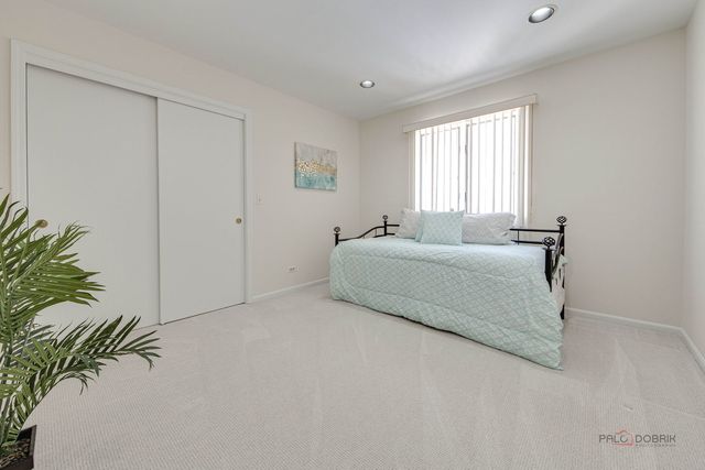 2111 Franklin Drive, Glenview, IL 60026